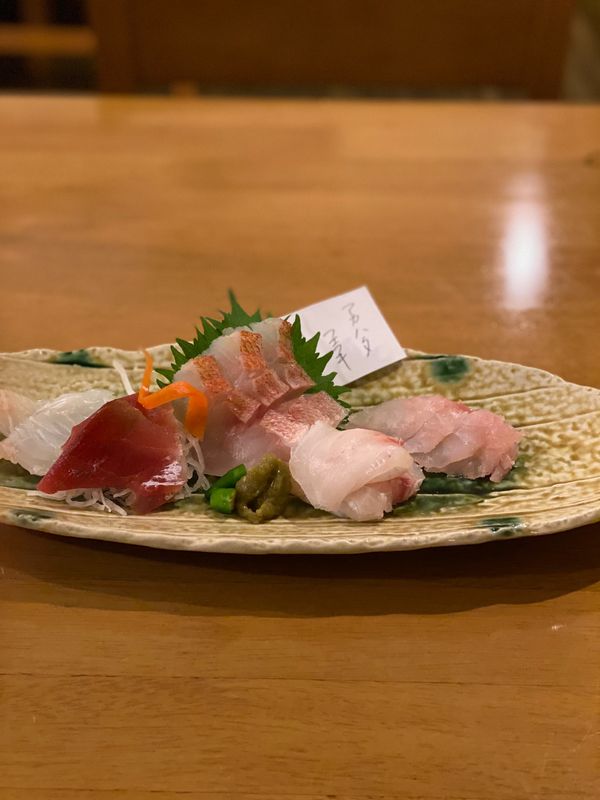 日本・八丈島「八丈島」の写真：撮影の前に『瑚庵』さんで夕食

八丈島ネ...